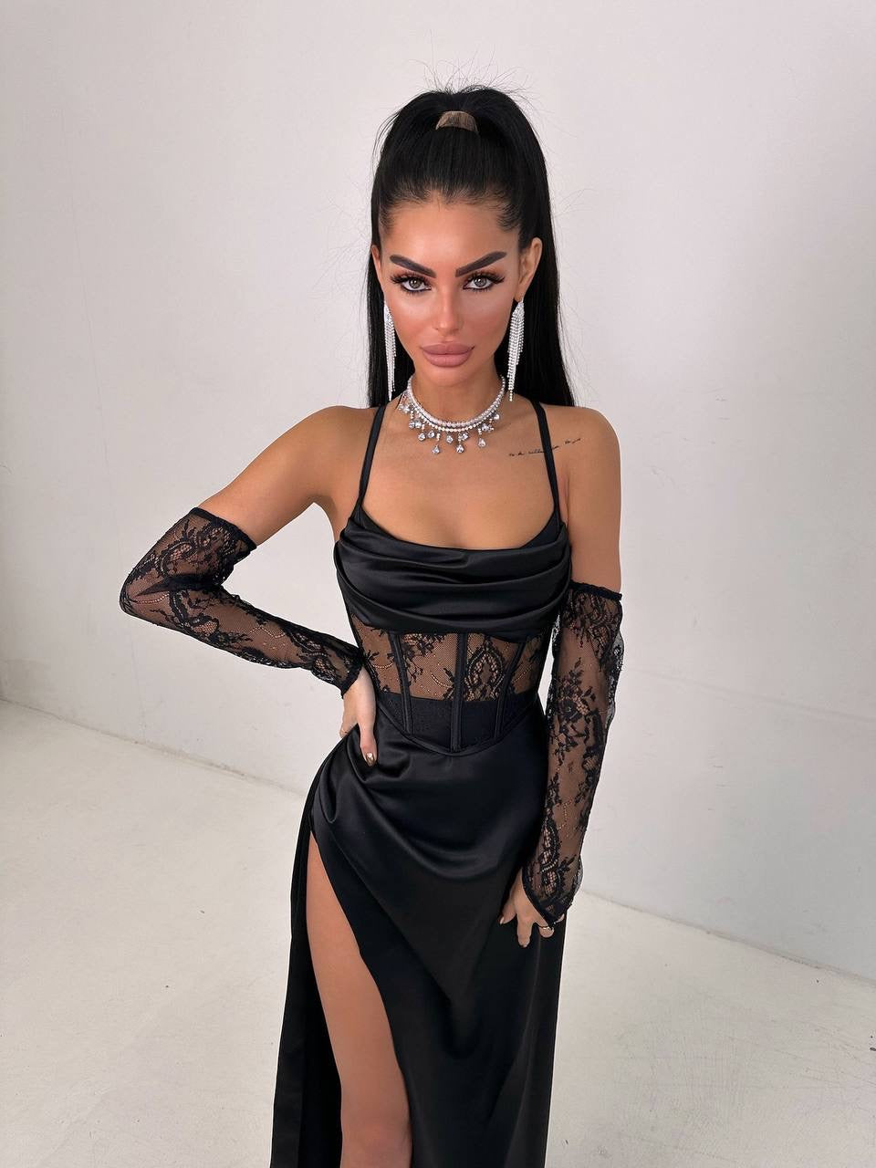 Set: corset + gloves + maxi skirt
