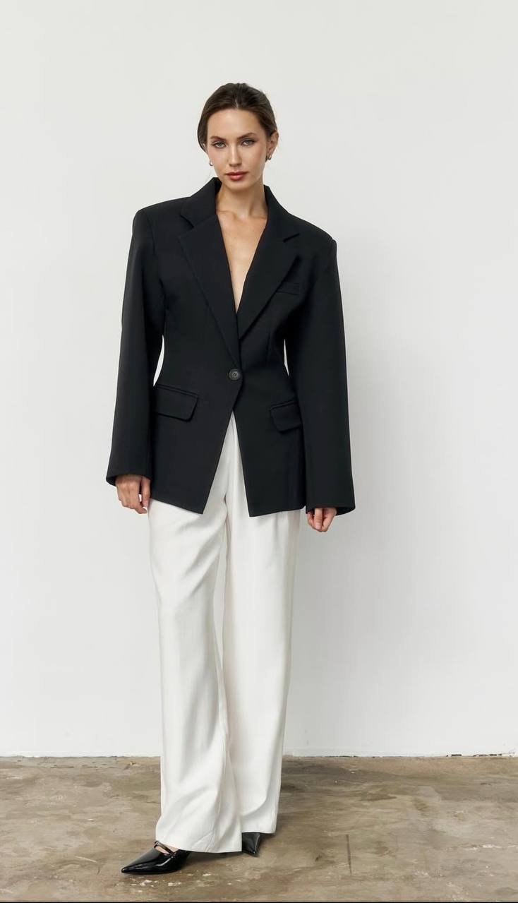 Waist-Emphasizing Blazer