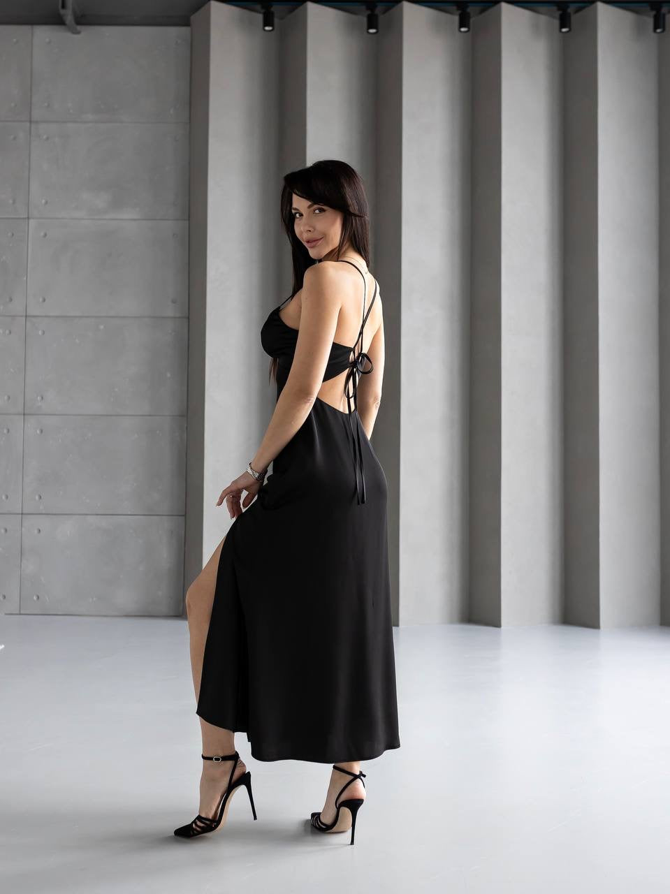 Elegant Open-Back Dress