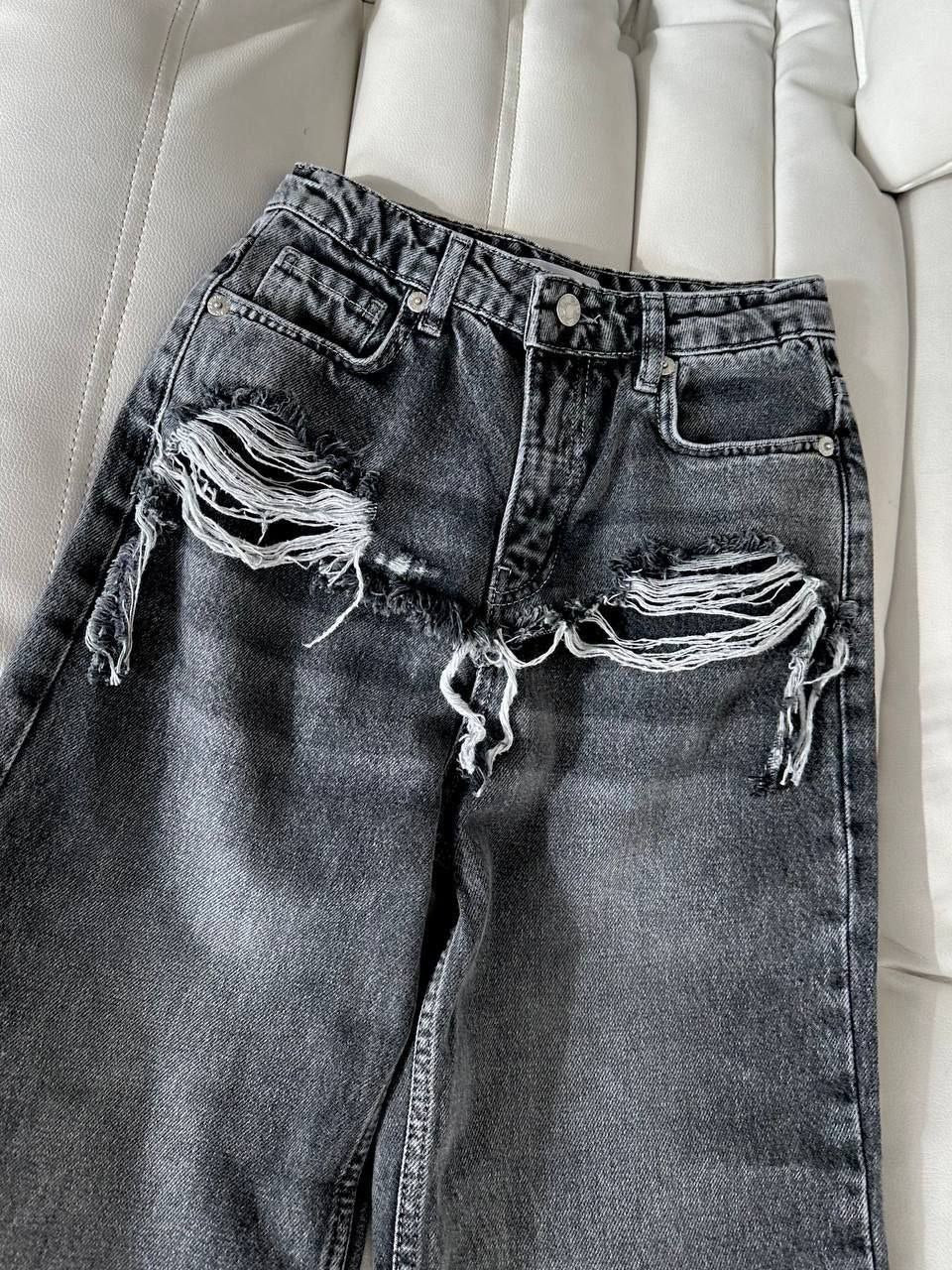 Wide-leg jeans