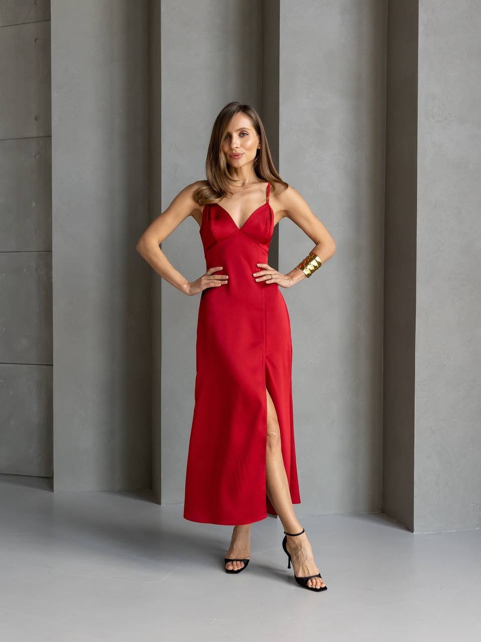 Elegant Open-Back Dress