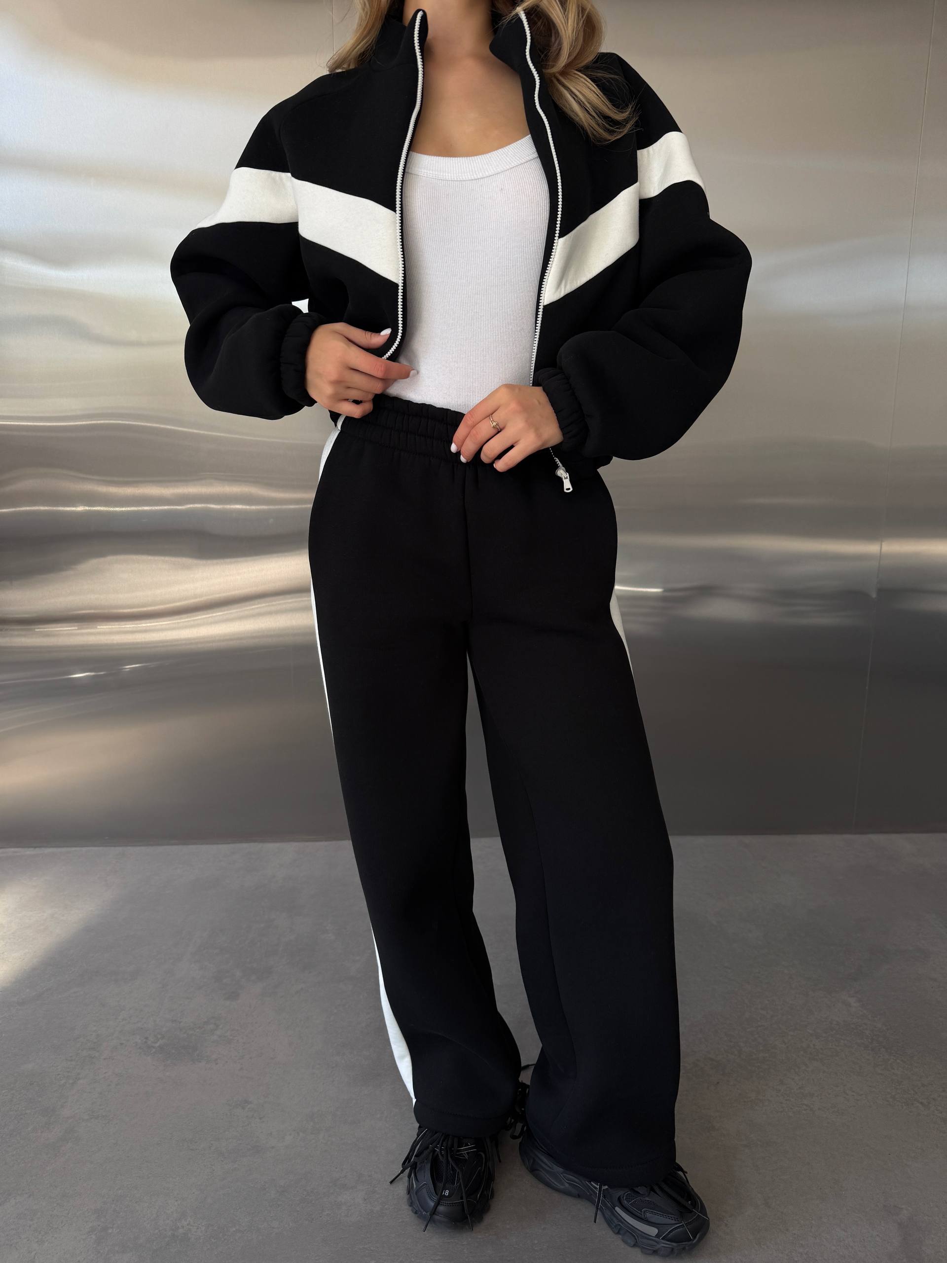 High-Quality Stylish Suit with Accent Inserts