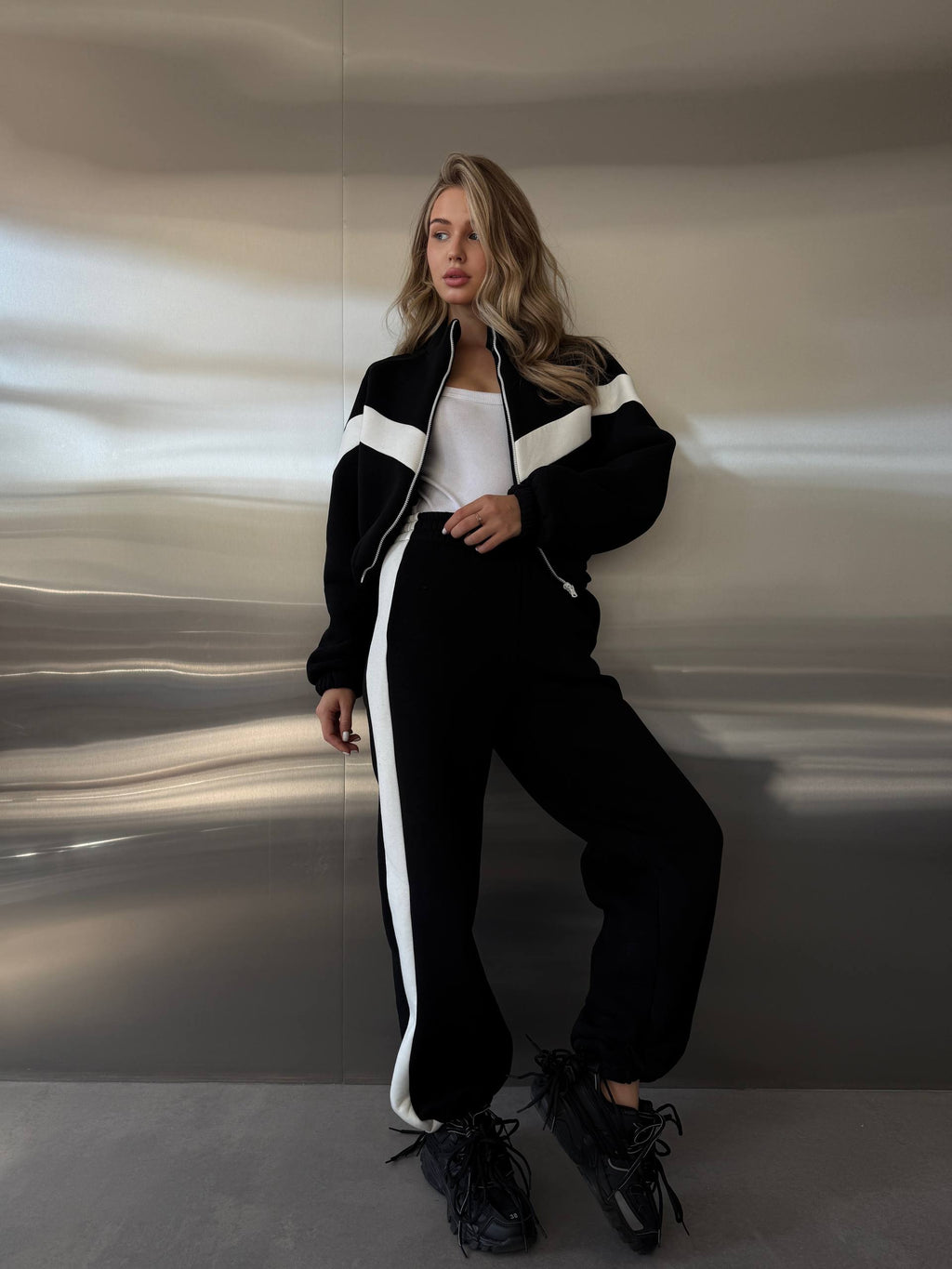 High-Quality Stylish Suit with Accent Inserts