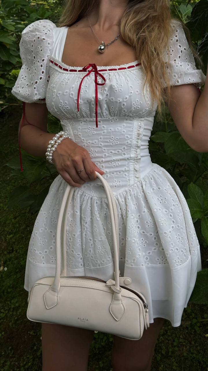 Retro-style dress