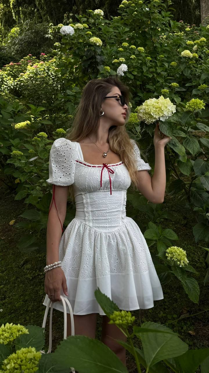 Retro-style dress