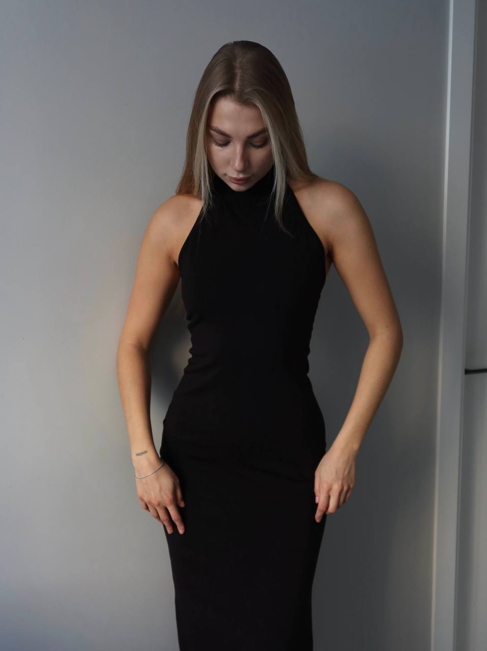 Fitted Dress with Neck Closure