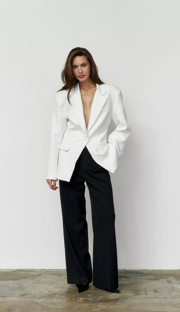 Waist-Emphasizing Blazer