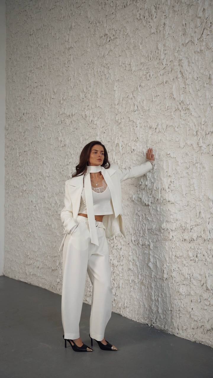 Blazer made of dense suiting fabric