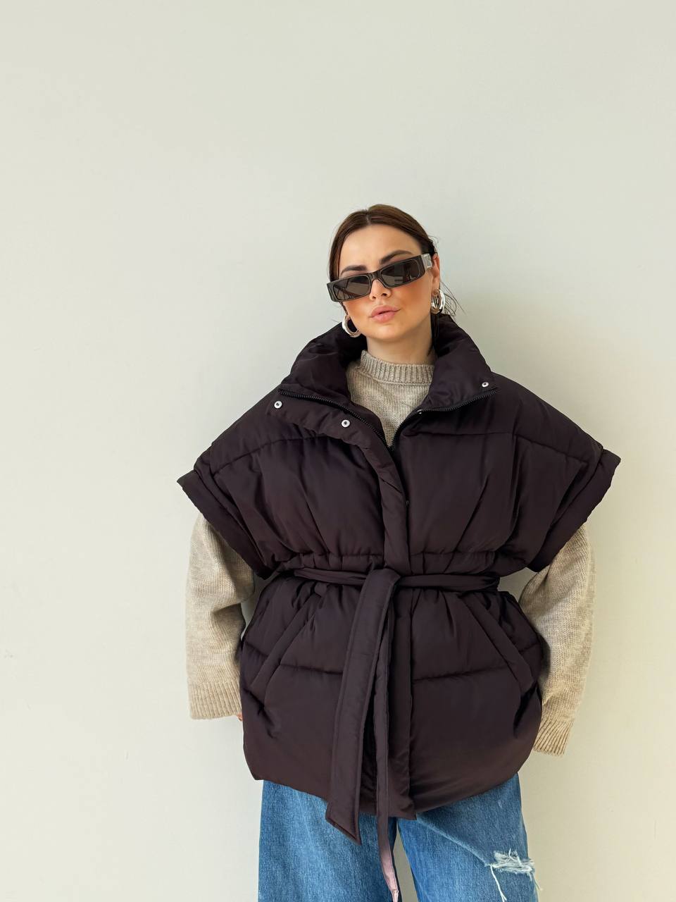 Oversized vest with a belt