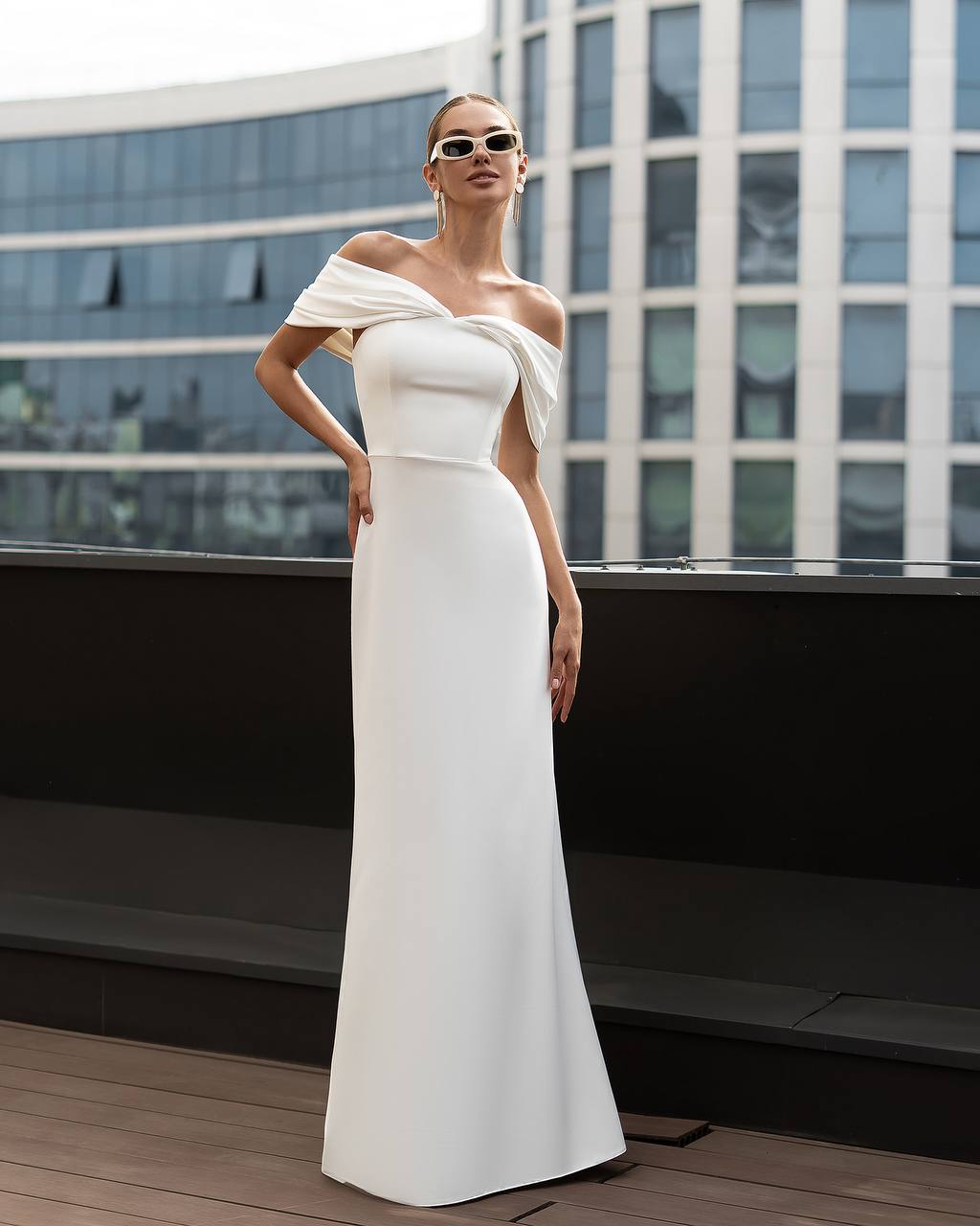 Elegant off-shoulder dress