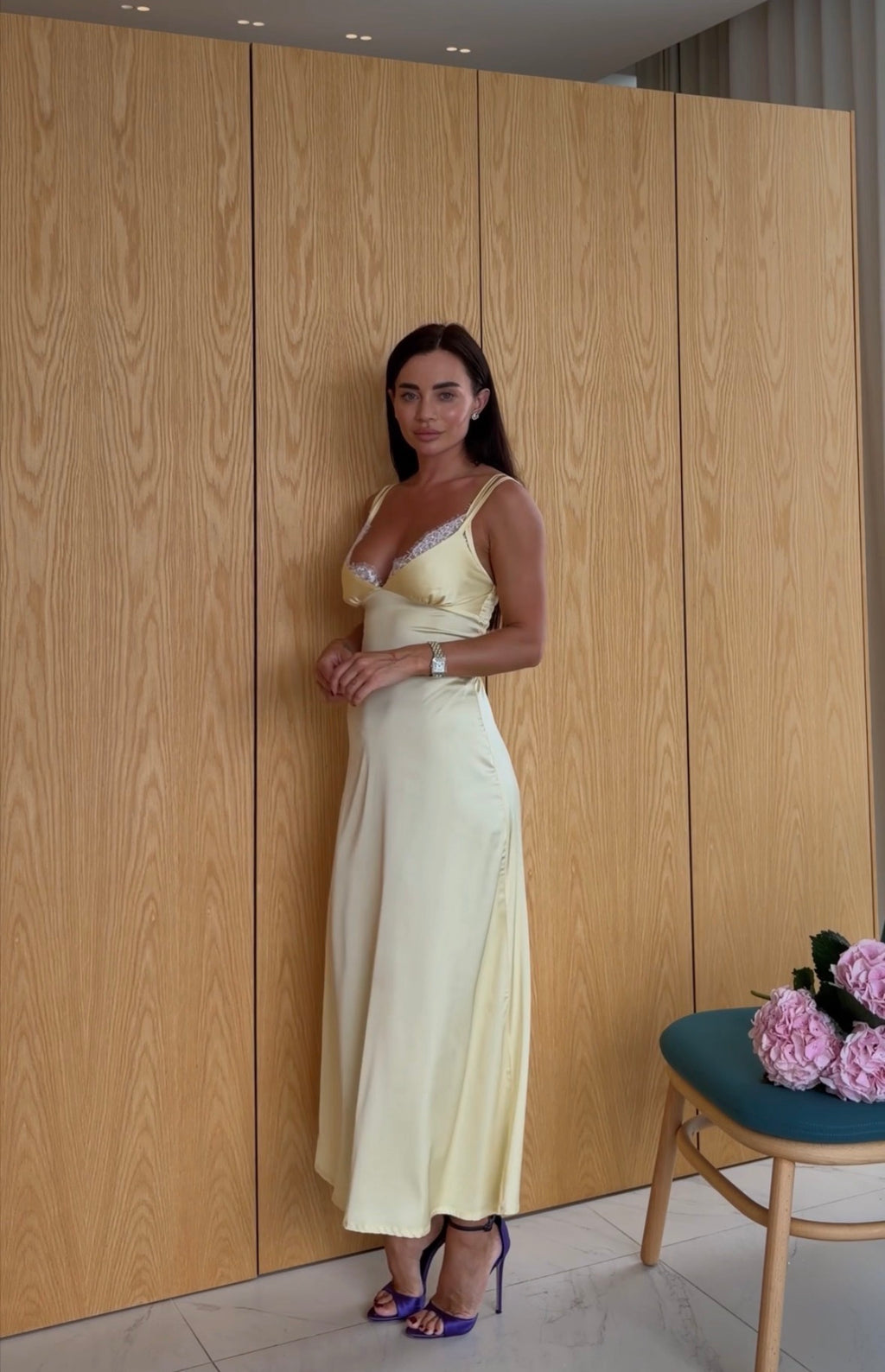 Maxi Dress with a Neckline Accent