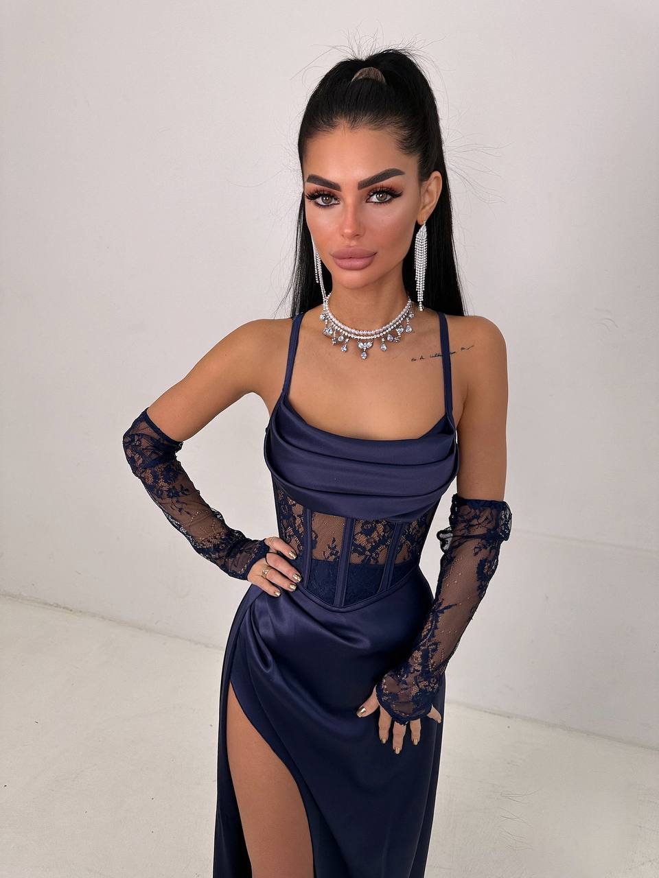 Set: corset + gloves + maxi skirt✨