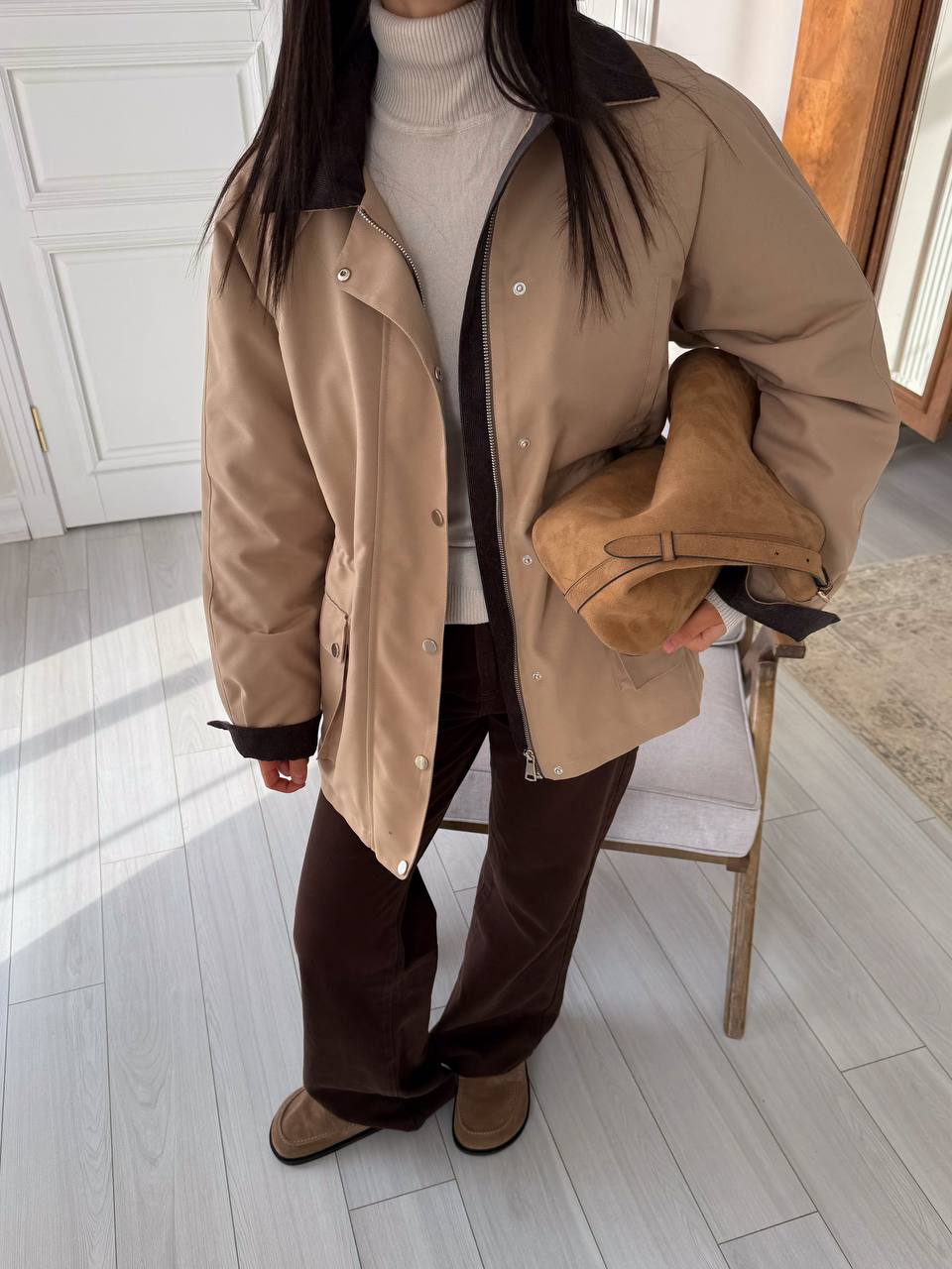Ambarca Jacket is designed in a classic style