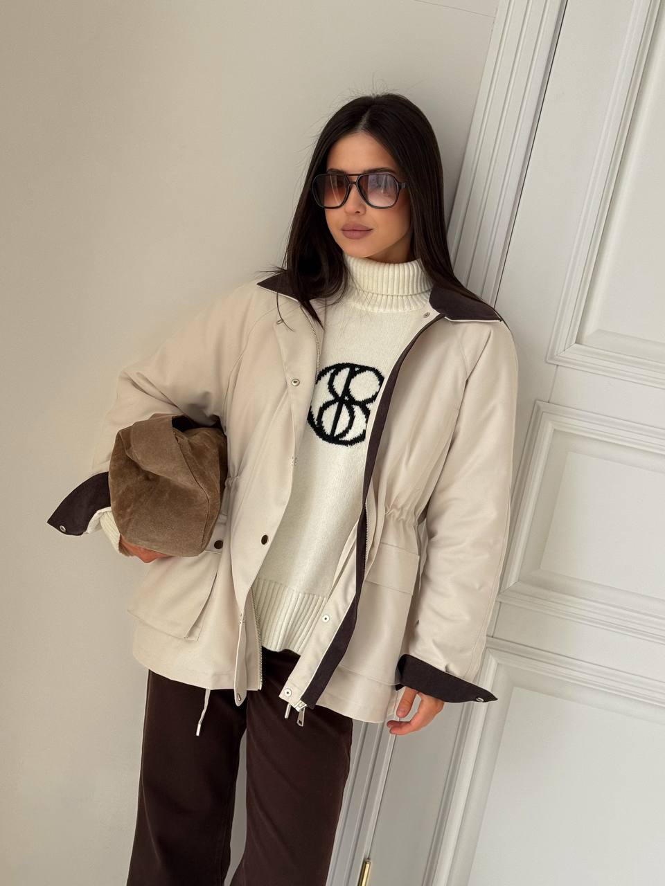 Ambarca Jacket is designed in a classic style