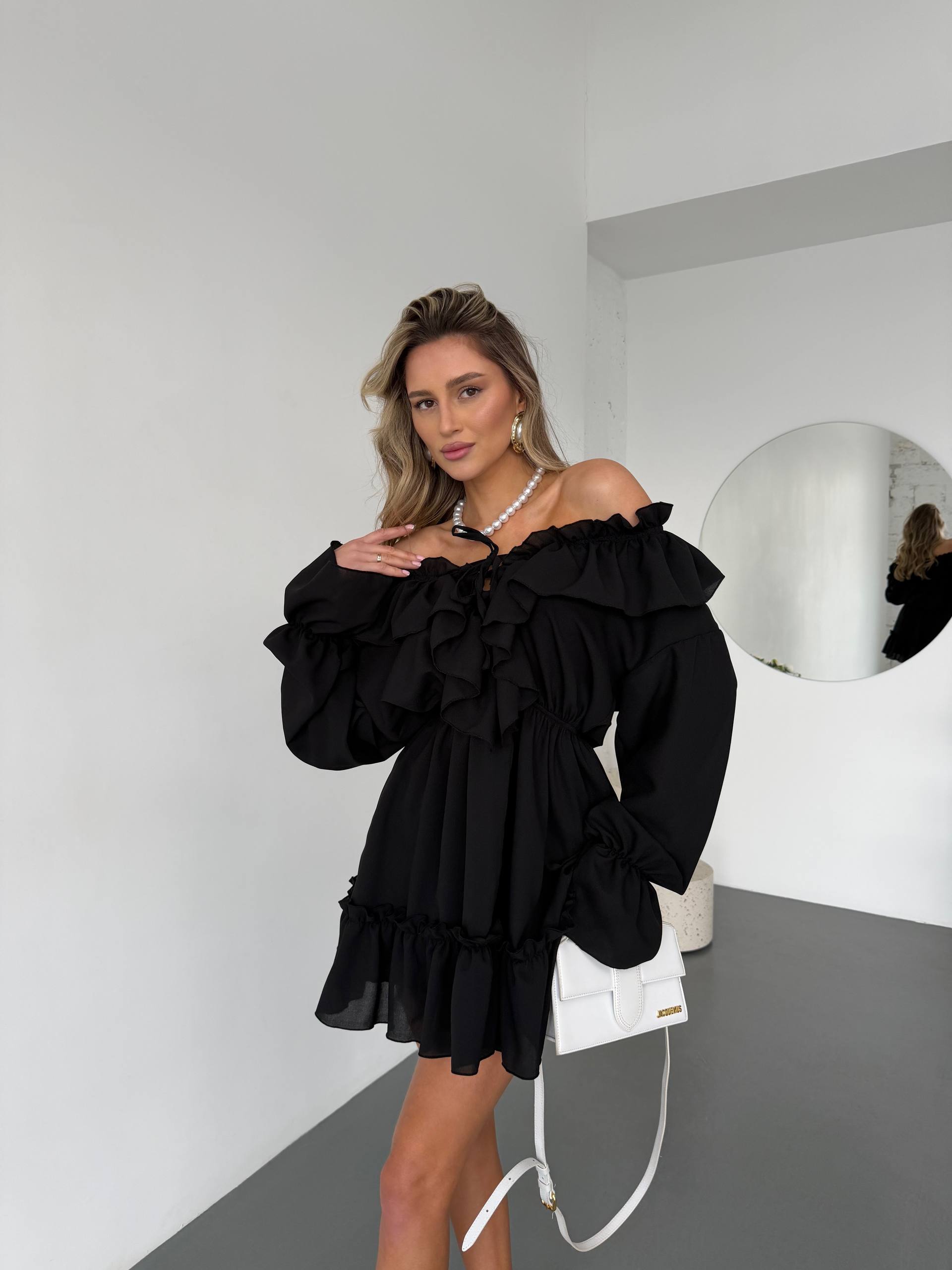 Chiffon dress with ruffles