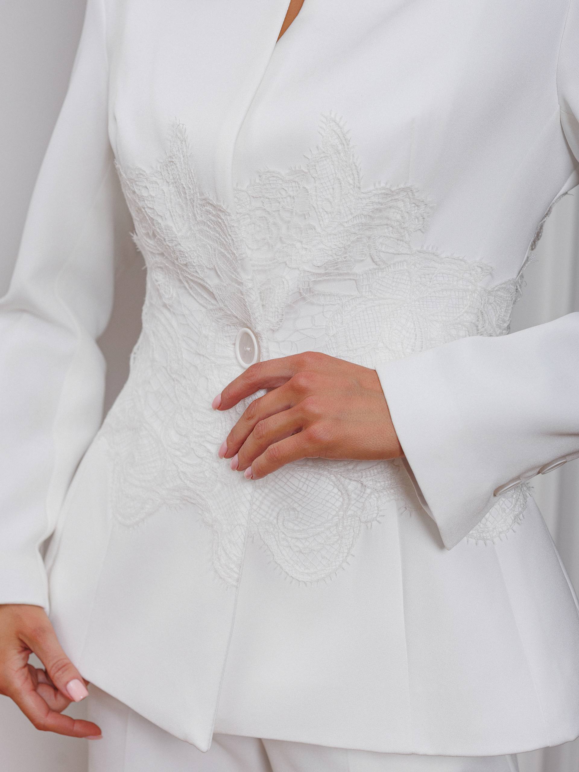 Classic suit with lace detailing