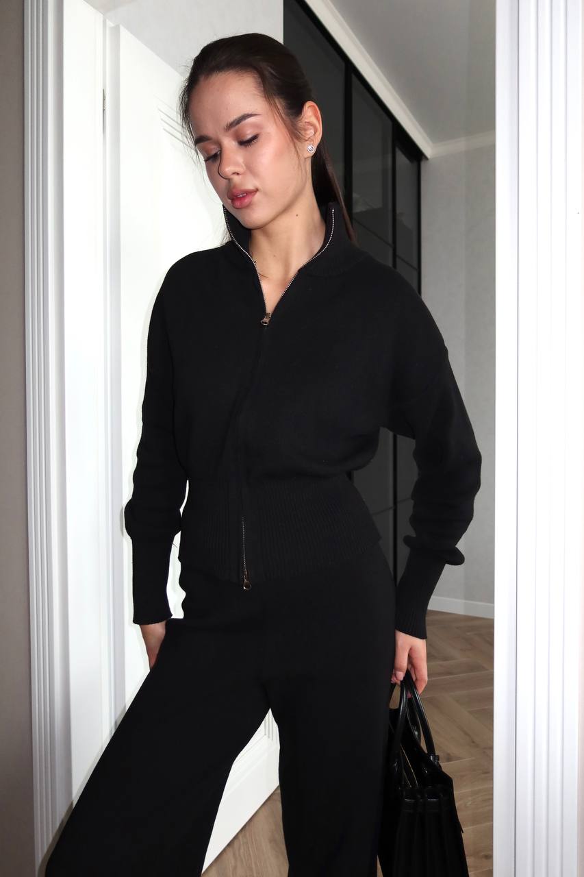 A basic knit 2 piece set