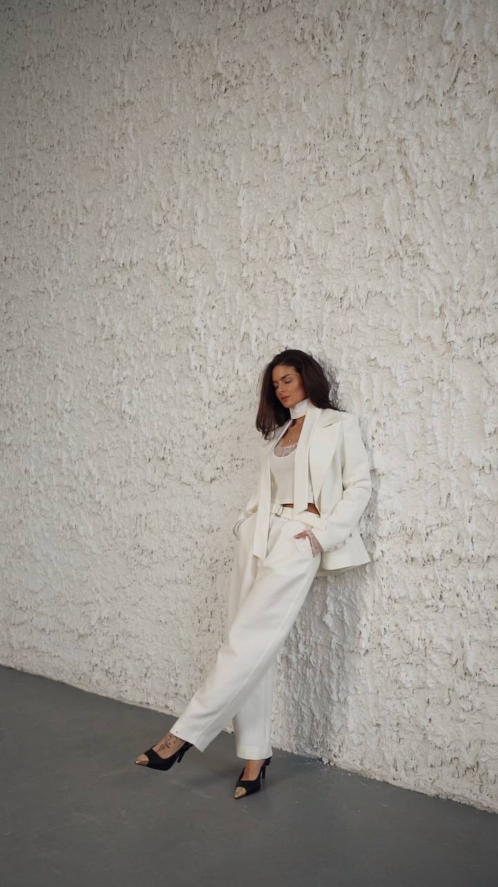 Blazer made of dense suiting fabric