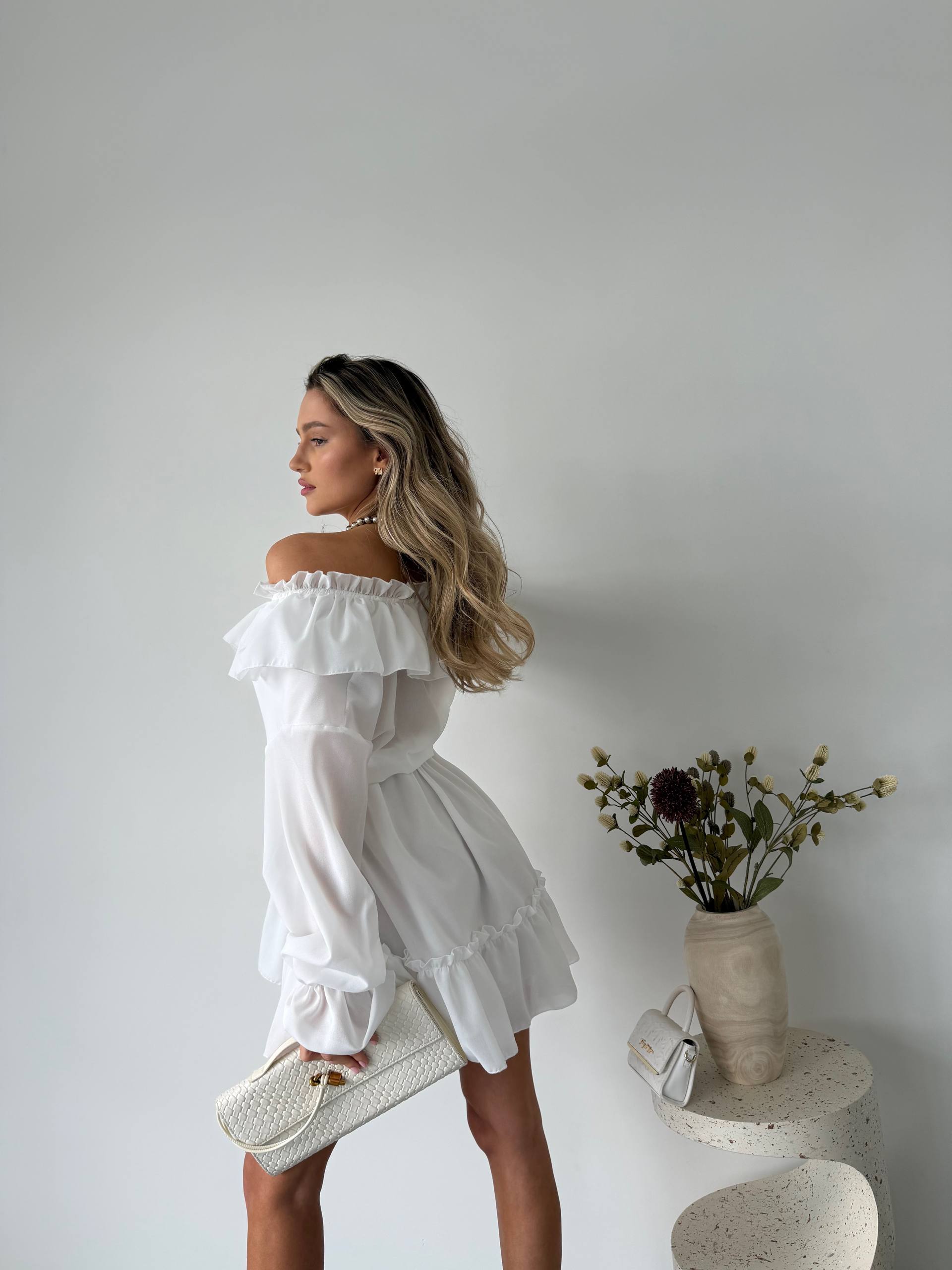 Chiffon dress with ruffles