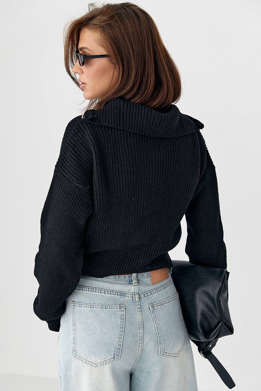 Stylish knitted zip-up sweater