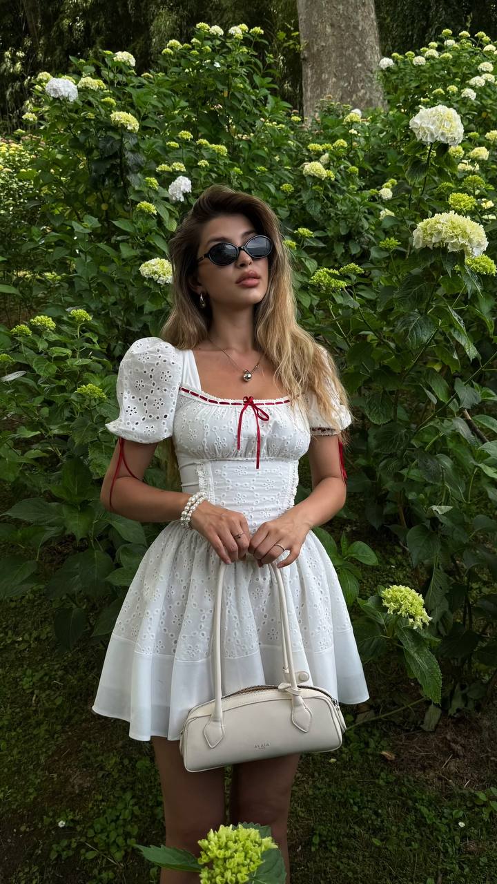 Retro-style dress
