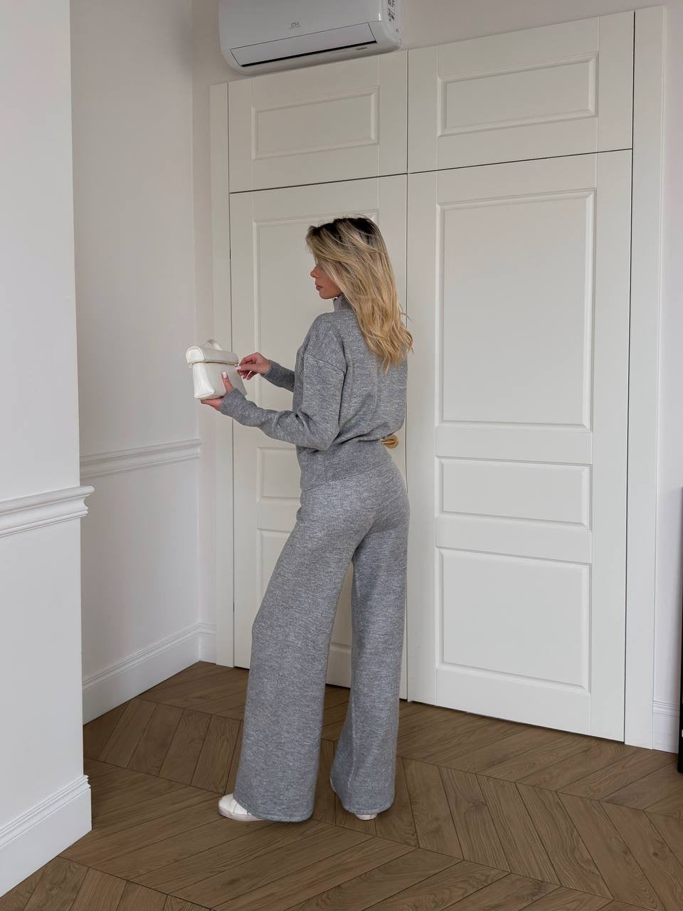Cashmere Suit with Straight Pants & Zip-Up Sweater