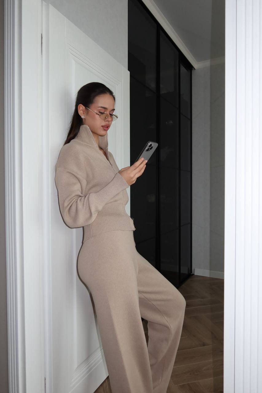 A basic knit 2 piece set