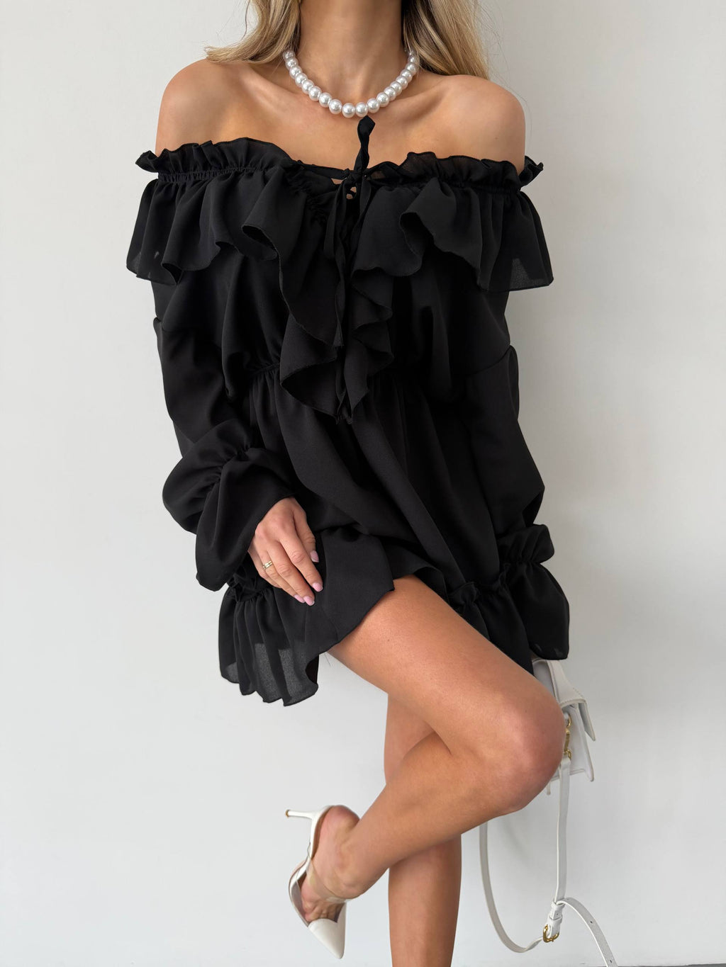 Chiffon dress with ruffles